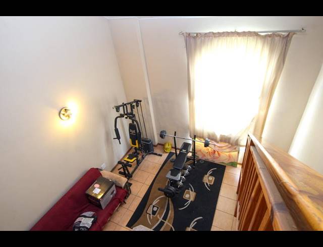 2 BEDROOM APARTMENT FOR SALE IN HALFWAY HOUSE